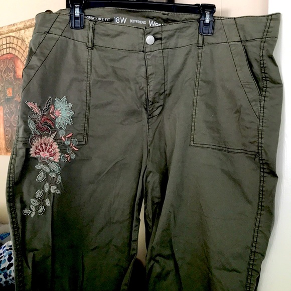 Dress Barn Pants & Jumpsuits Dress Barn Olive Green Pants With